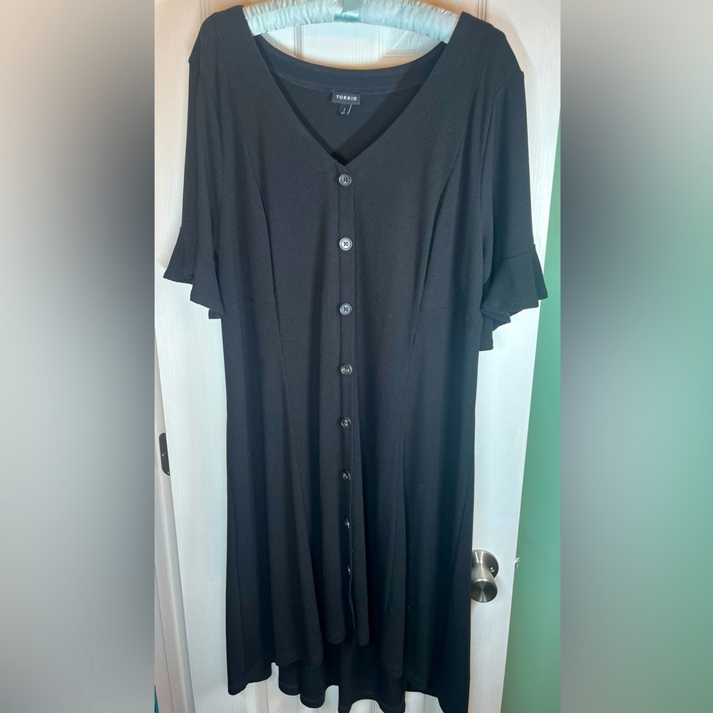 Torrid black dress size 2X (18-20) Fluttery short sleeve